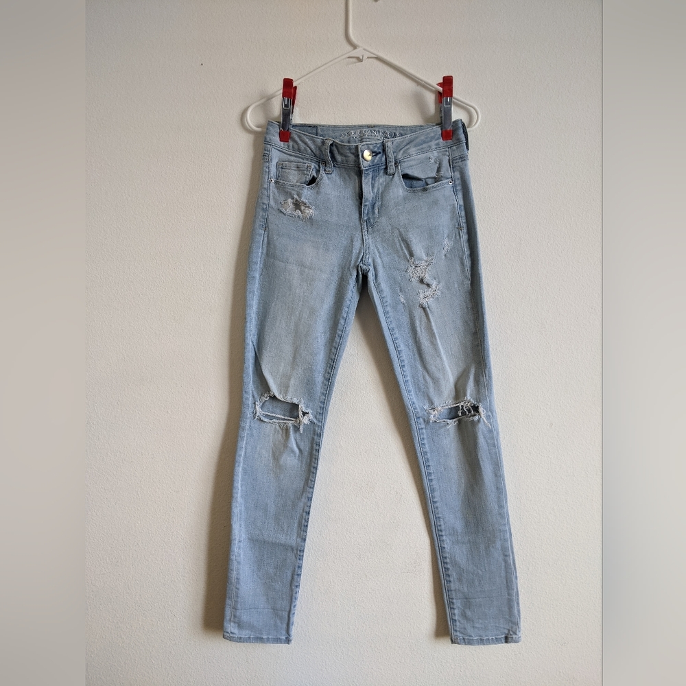 Women's American Eagle light wash skinny jeans